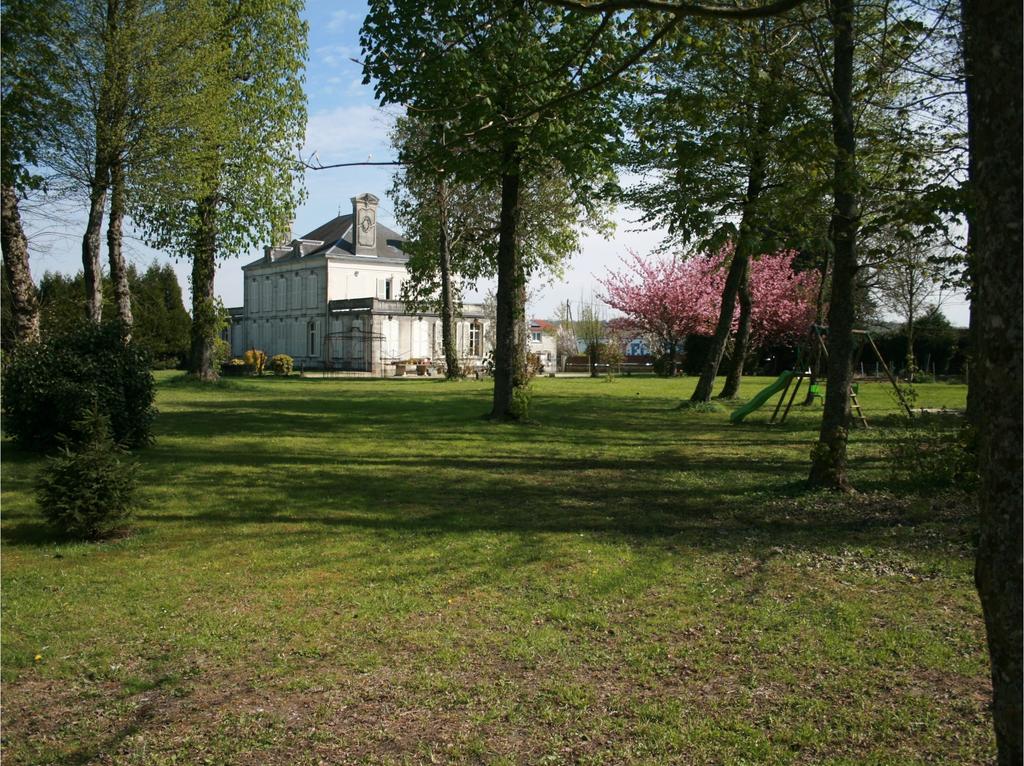 Chateau Du Clos Mortier Saint-Dizier Exterior foto